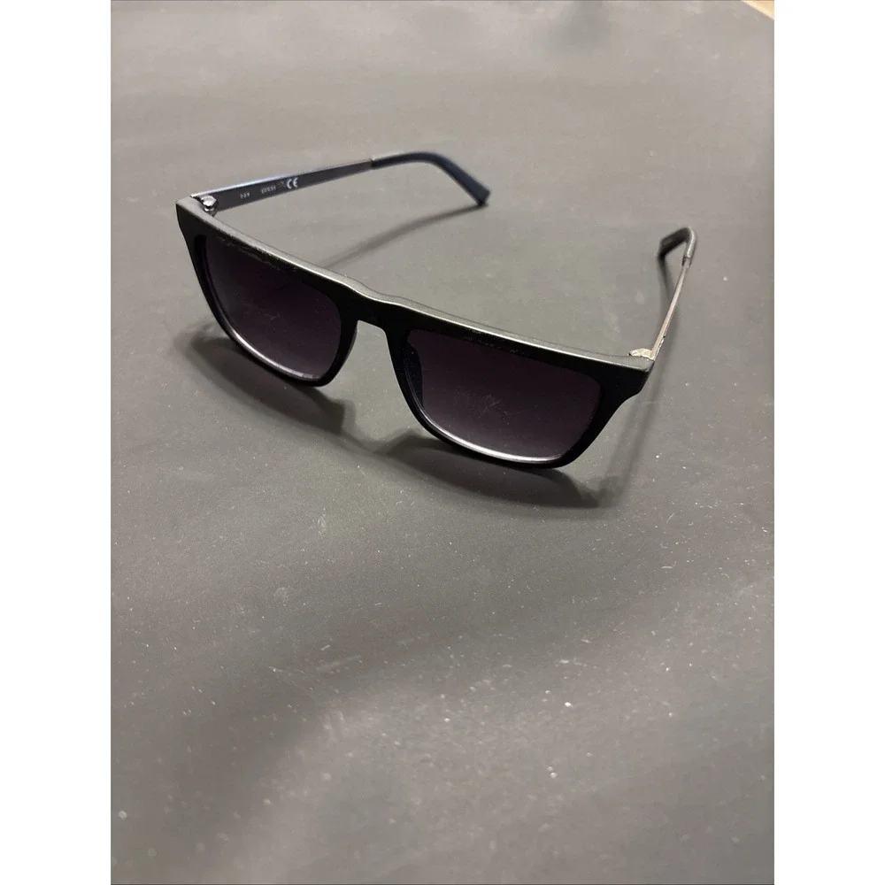 GUESS GF0176 02B Matte Black Rectangular Sunglasses 55-17-140 Gradient